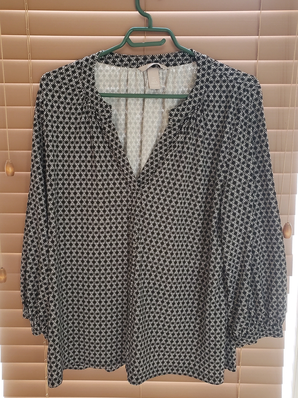 H&M Black and White Geometric Button-Front Blouse